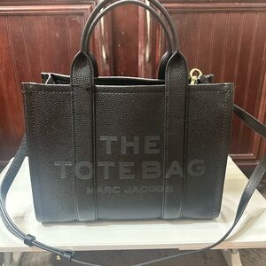 Marc Jacobs The Tote Bag Medium